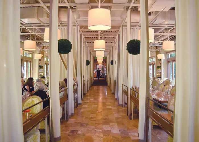 Proximity Hotel